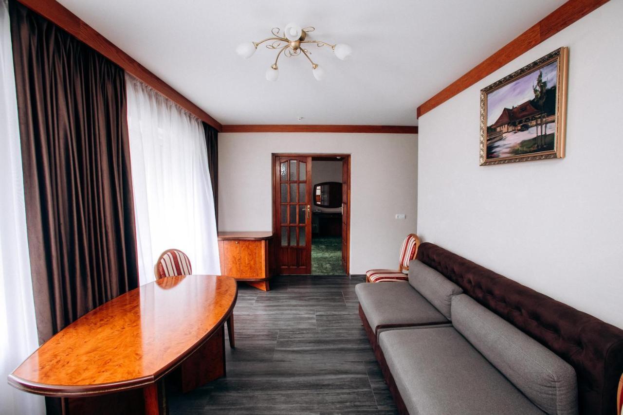 Stanislavsky Hotel Group Yaremtche Extérieur photo