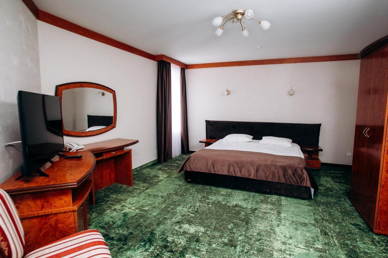 Stanislavsky Hotel Group Yaremtche Extérieur photo